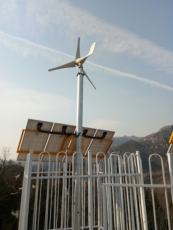 M2信號塔風光互補監控