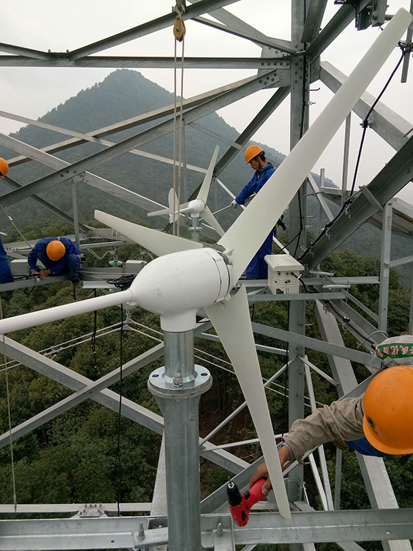 M風光互補監控鐵塔